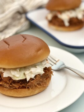 Slow Cooker Pulled Pork Sandwiches