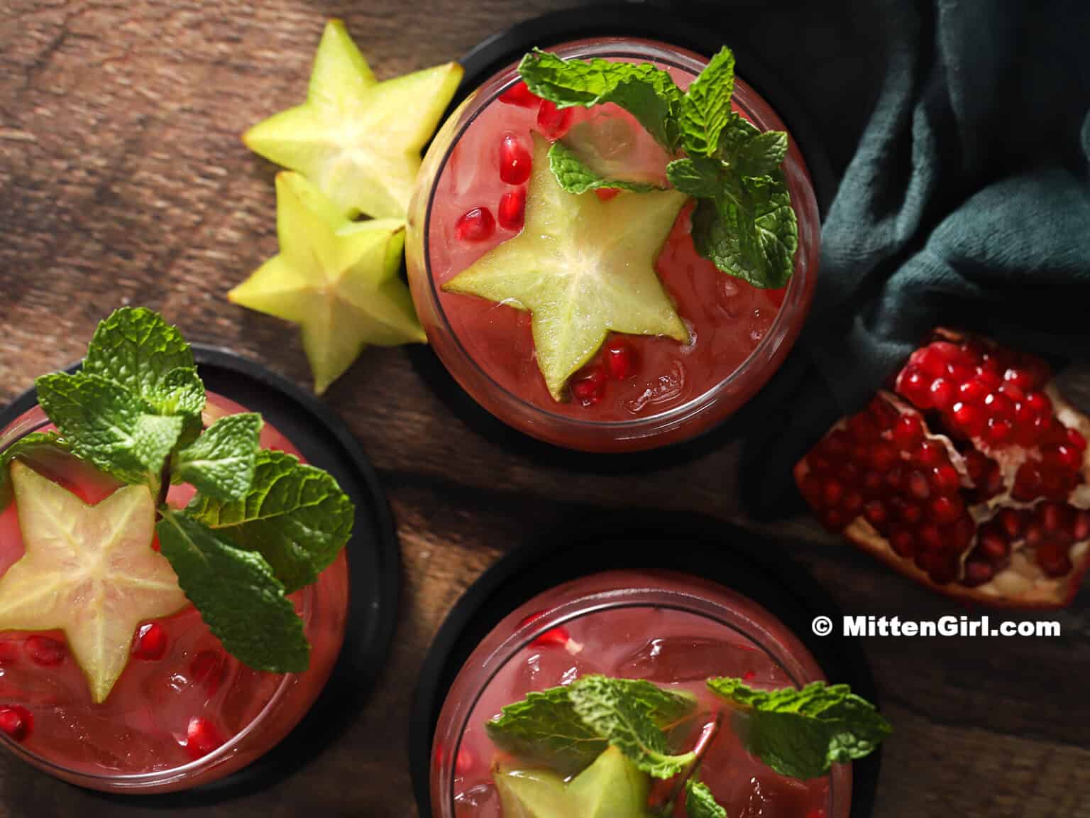 10-easy-non-alcoholic-christmas-mocktail-recipes-homemade-happy-hour