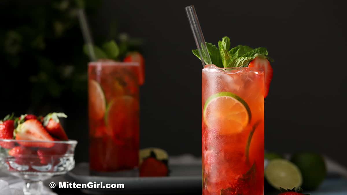 Best Non-Alcoholic Strawberry Mojito (Mocktail) - Markie's Kitchen