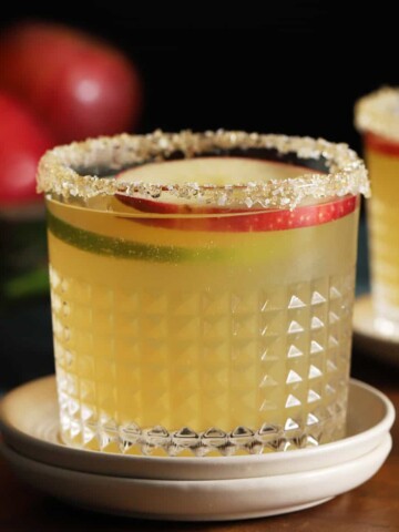 A glass of apple cider margarita.