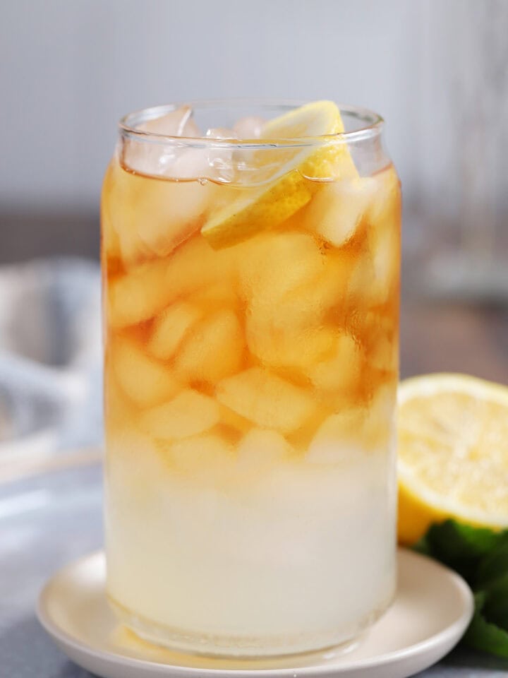 Arnold Palmer Drink (Iced Tea and Lemonade) - Homemade Happy Hour
